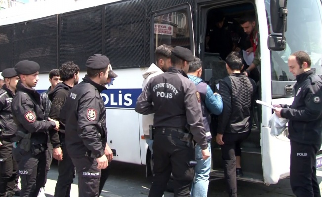 Fatih’te 250 kaçak göçmen gözaltına alındı