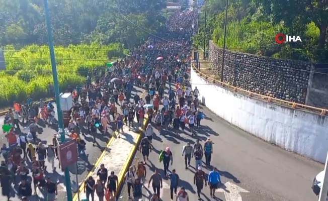 Meksika’da 4 bin kişilik göçmen kafilesi yola çıktı