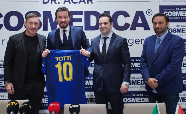 Totti ile Dr. Acar'dan saç ekimi ortaklığı