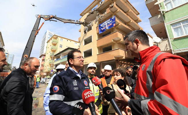 İstanbul'daki riskli binalar yıkılıyor