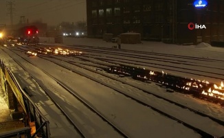 Chicago’da tren rayları ateşe verildi