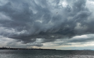 İstanbul’un üstünde kara bulutlar