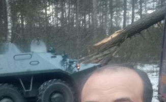 Rusya’nın tankı Türk vatandaşının tırına çarptı