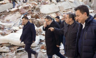 Ali Babacan Malatya'da depremzedelerle buluştu