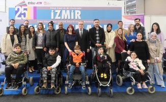 SMA aileleri İzmir'de bir araya geldi