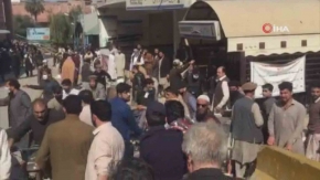 Pakistan’da camiye bombalı saldırı: 30 ölü