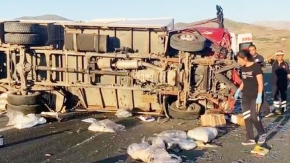Malatya'da feci kaza: 17 yaralı!